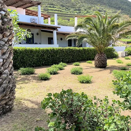 Le Di Eolo * Malfa (Salina)