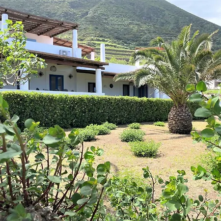 Le Di Eolo Malfa (Salina)