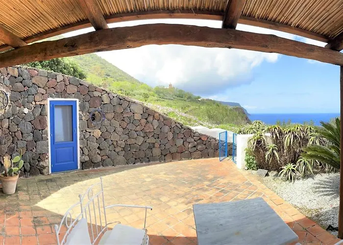 Le Di Eolo Malfa (Salina)