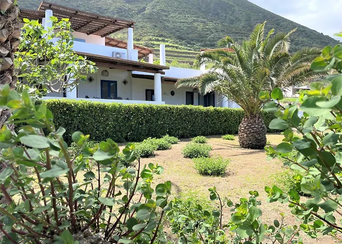 Le Di Eolo Malfa (Salina)