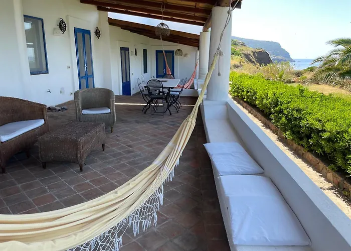 Le Di Eolo Malfa (Salina)